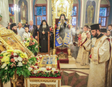 В БОЛГАРИИ ВЕРУЮЩИЕ ВСТРЕЧАЮТ КОВЧЕГ С ЧАСТИЦАМИ РИЗЫ И ПОКРОВА БОГОМАТЕРИ