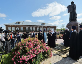 В СМОЛЕНСКЕ ОТКРЫТ ПАМЯТНИК СВЯТОМУ БЛАГОВЕРНОМУ КНЯЗЮ ВЛАДИМИРУ МОНОМАХУ