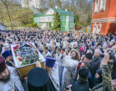 В Псково-Печерском монастыре тысячи верующих простились со старцем Адрианом