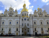 В Киево-Печерскую лавру передали частицы мощей четырех святых