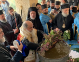 На реке Иордан сотни паломников приняли участие в праздновании Крещения